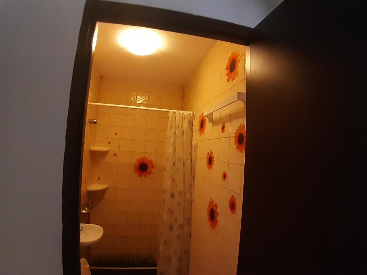 דירות בוקרשט Old Town Luxery With Balcony And View מראה חיצוני תמונה
