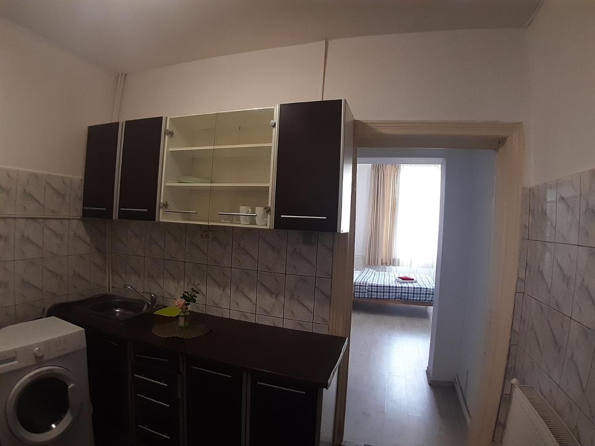 דירות בוקרשט Old Town Luxery With Balcony And View מראה חיצוני תמונה